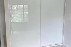 Sliderobes_super-white-glass-wardrobe_rockdale